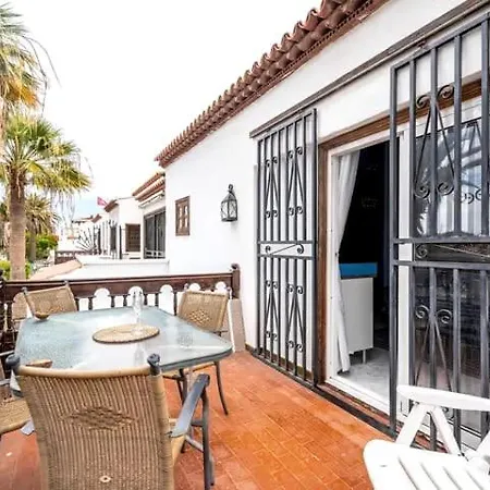 Playa Montana Amarlla,pools,wifi Apartment